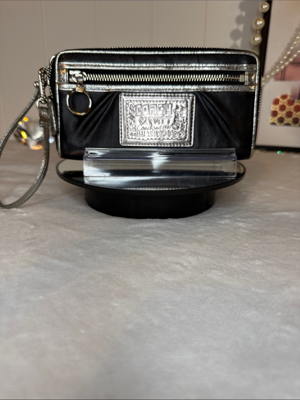 Coach Poppy Black Leather Silver Metallic Zip Around Wristlet Leopard Lining